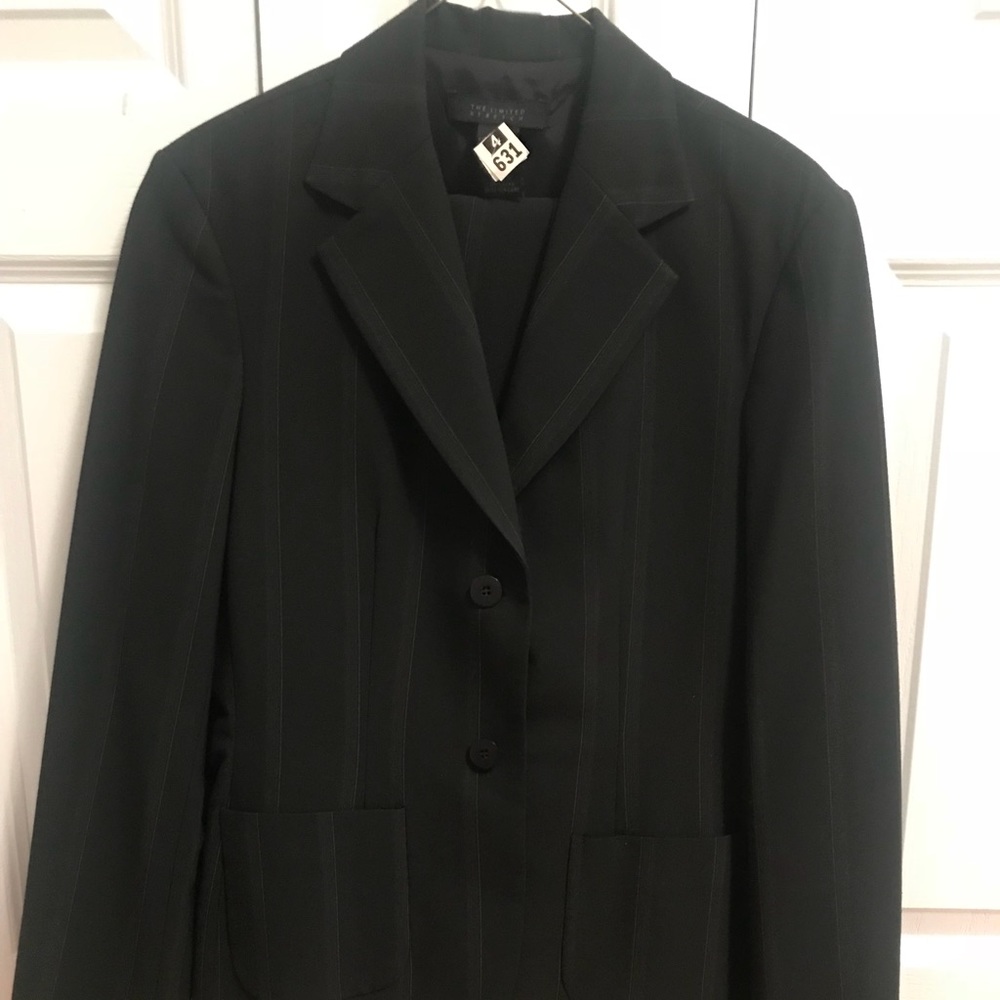 The Limited- Womens 2 pc suit